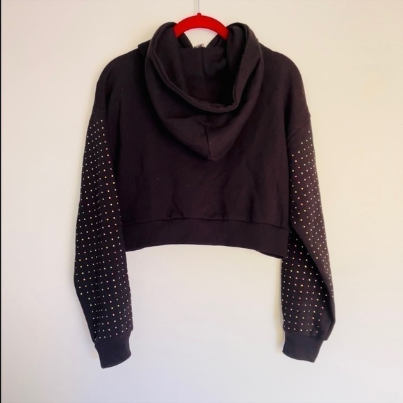 Forever 21 Sweatshirt S NWT Rhinestone Hoodie Cropped Pullover Black Multicolor - Picture 4 of 8